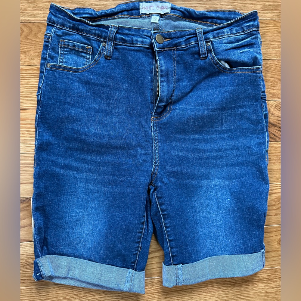 Haute Curve bermuda shorts, size 14